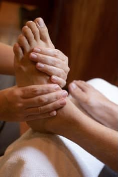 Sessão de reflexologia podal